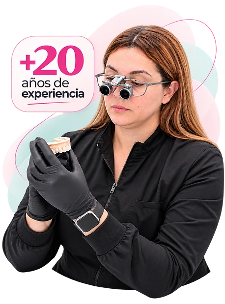 Dra. Johanna Castro - periodoncista especialista en coronas dentales en Bogotá